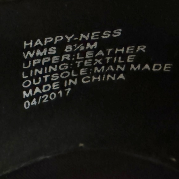 Kenneth Cole Reaction, Women's Size
8.5M Black High Heels - Picture 7 of 7